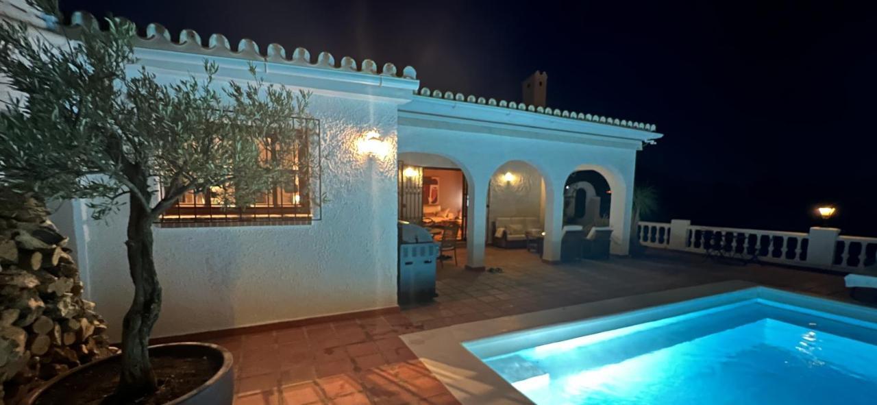 Romantic White Villa -Private Pool ネルハ エクステリア 写真